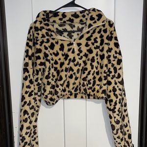 Super cute and soft cropped zip up